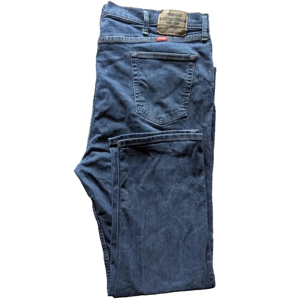 Wrangler Mens 44x30 Five Star  Relaxed Fit Denim Blue Jeans 4 Way Flex New